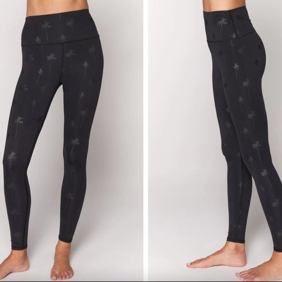 ❤️ Spiritual Gangster Intent Tonal Palm High Waist Leggings - Picture 1 of 6